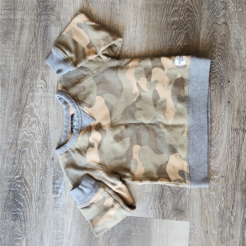 Camo sweatshirt
